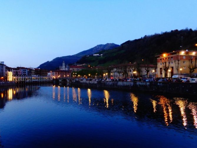 Tolosa de noche: foto en Tolosa