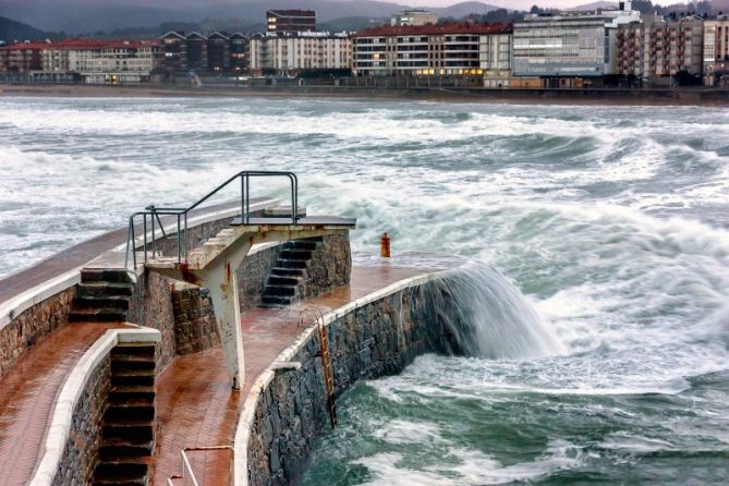 El trampolin: foto en Zarautz