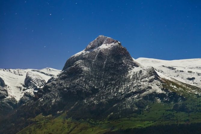 Txindoki en deshielo: foto en Gaintza