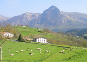 Vista del Txindoki desde Gaintza