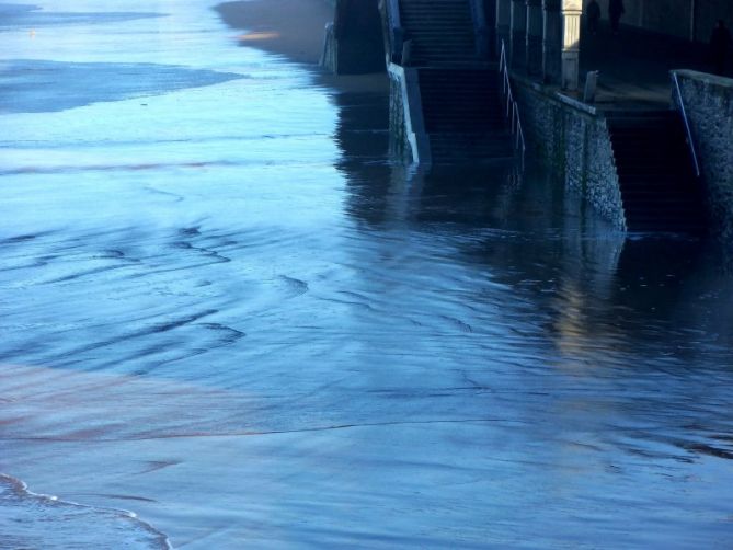 La Escalera y el Mar: foto en Zarautz