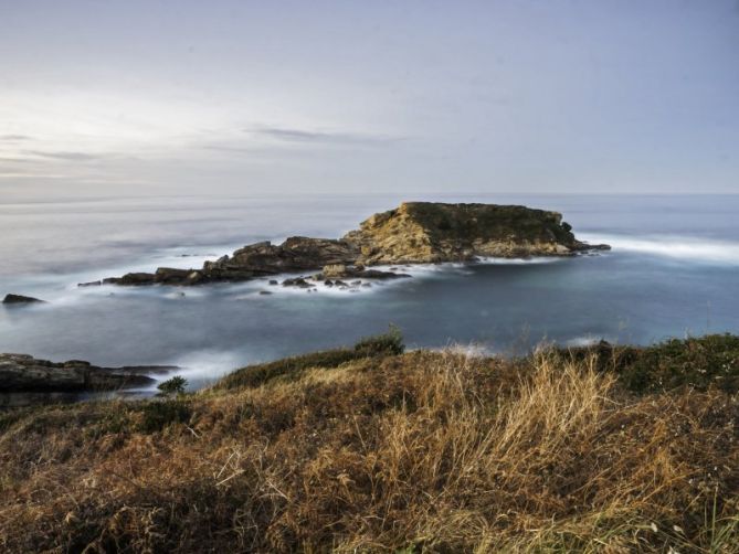 isla de  amuitx: foto en Hondarribia