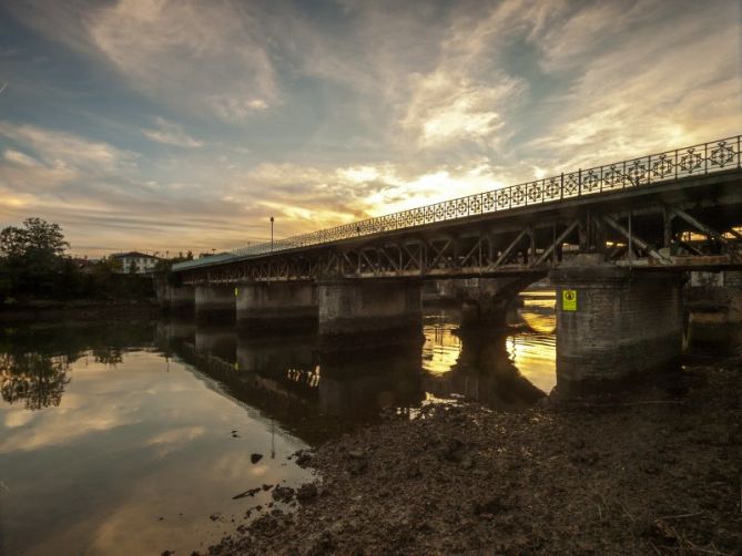 puente internacional   : foto en Irun