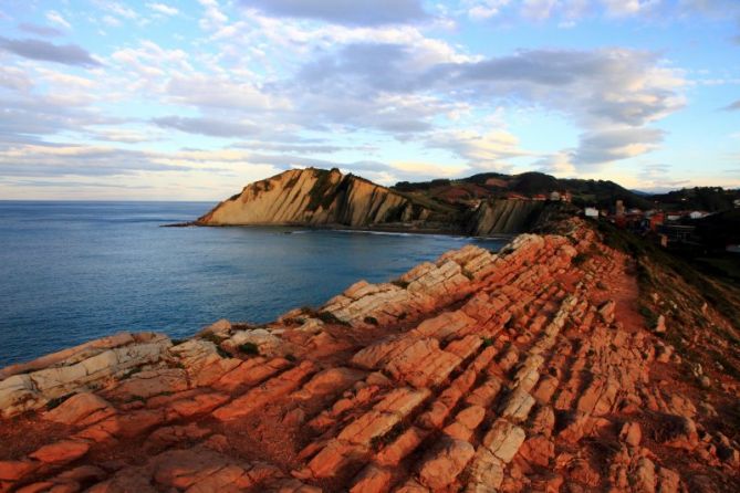 acantilado del flysch: foto en Zumaia