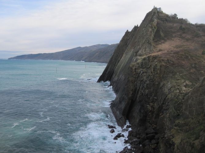 Acantilados del Faro de la Plata: foto en Donostia-San Sebastián