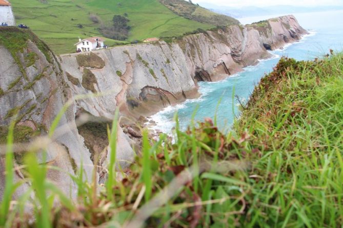 Acantilados del Flysch - Zumaia-: foto en Zumaia