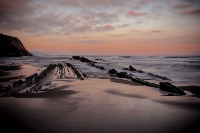 AMANECE EN ITZURUN: foto en Zumaia