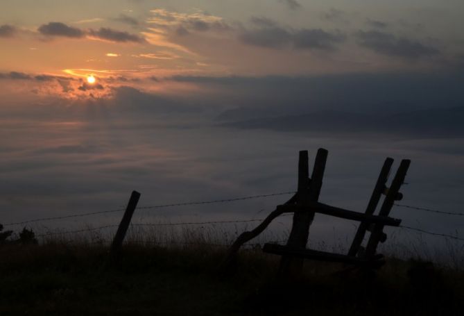 Amanecer desde el barco-Aizpuru: foto en Zerain