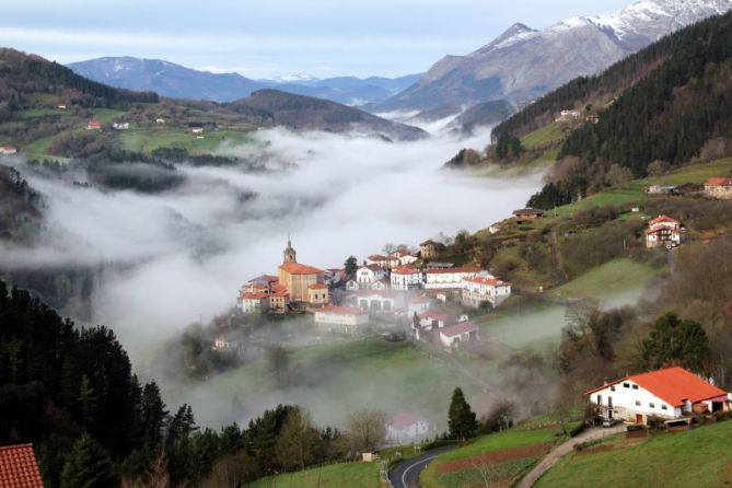 AMANECER EN ERREZIL: foto en Errezil