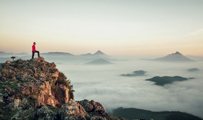 Amanecer en la montaña: foto en Oñati