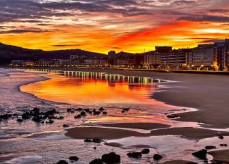Amanecer en la playa de Zarautz 