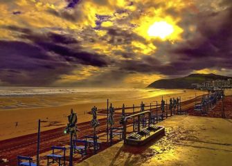 Amanecer en la playa de Zarautz 