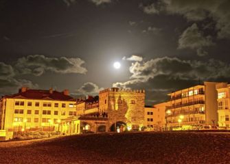 Argiñano con luna llena 