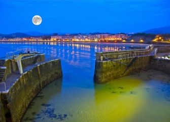 Atardecer con la Luna llena 