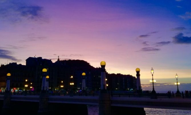 Atardecer morado.: foto en Donostia-San Sebastián