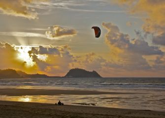 Atardecer con parapente