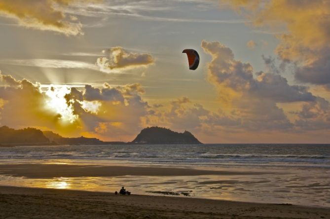 Atardecer con parapente: foto en Zarautz