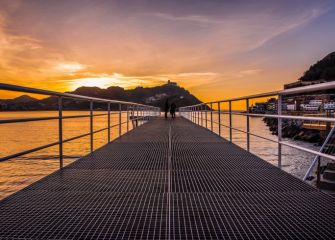 ATARDECER EN LA PASARELA 