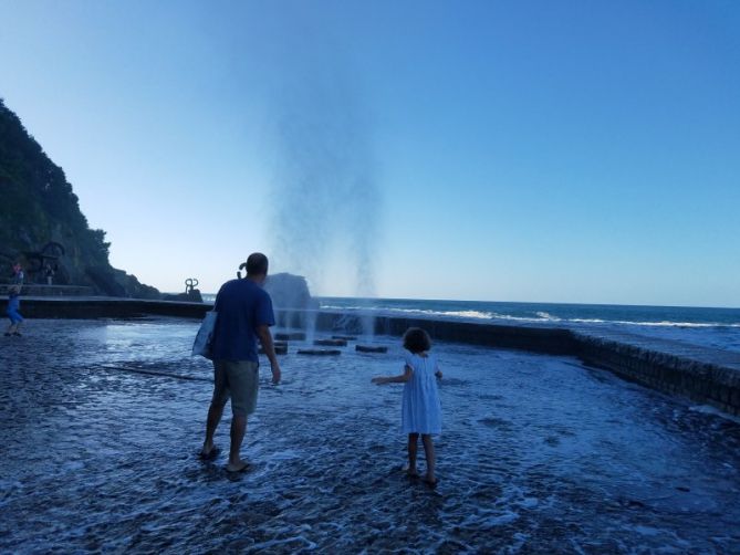 Atardecer en El Peine del Viento : foto en Donostia-San Sebastián