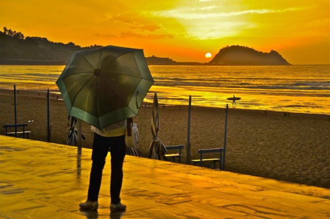 Atardecer en la playa de Zarautz : foto en Zarautz