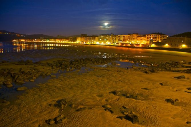 Atardecer en la playa de Zarautz : foto en Zarautz