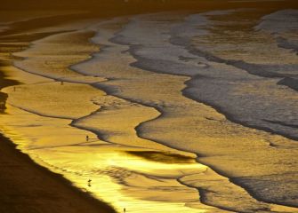 Atardecer teñida de oro 