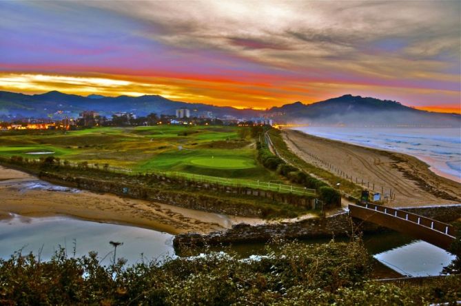 Atardecer en Zarautz ( Iñurritza): foto en Zarautz