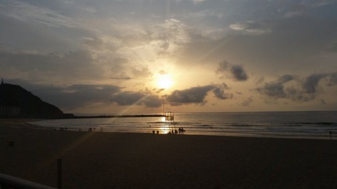 Atardecer en la Zurriola: foto en Donostia-San Sebastián