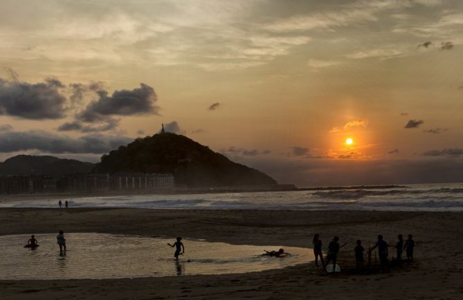 Atardecer en la Zurriola : foto en Donostia-San Sebastián