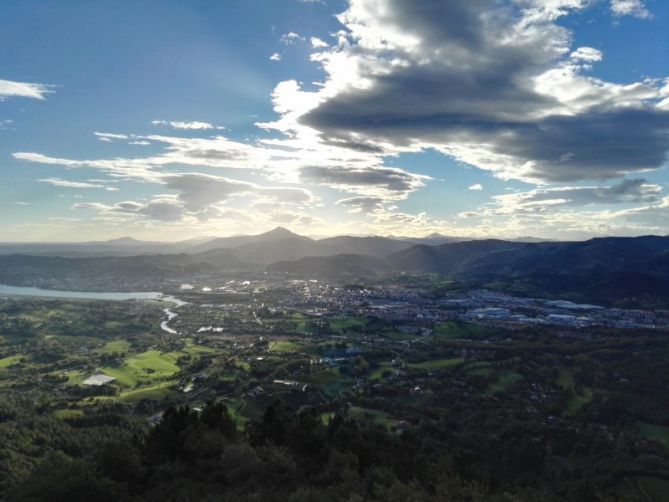 bahia de txingudi: foto en Hondarribia