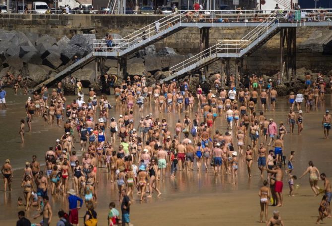 BAÑISTAS EN LA CONCHA: foto en Donostia-San Sebastián