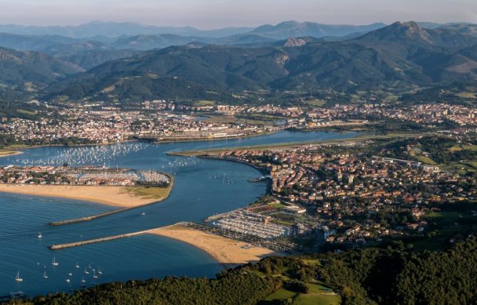 Bidasoa desde el aire: foto en Hondarribia