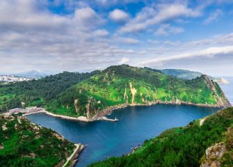Bocana del puerto de Pasaia