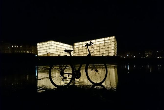 Cabalgando la noche: foto en Donostia-San Sebastián