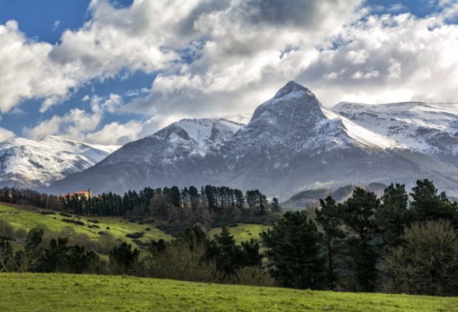 CERCA DEL TXINDOKI: foto en Altzaga