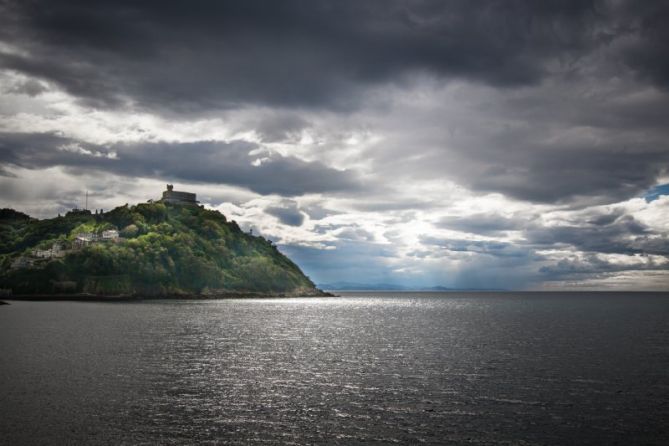 Un claro en el horizonte: foto en Donostia-San Sebastián