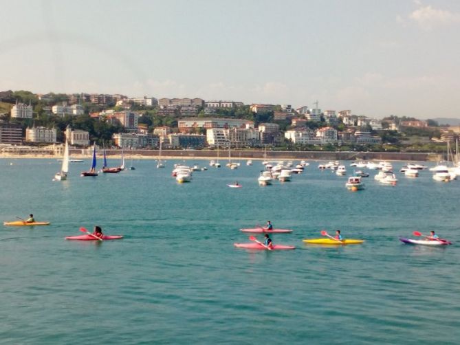 Colorido en la bahía donostiarra: foto en Donostia-San Sebastián