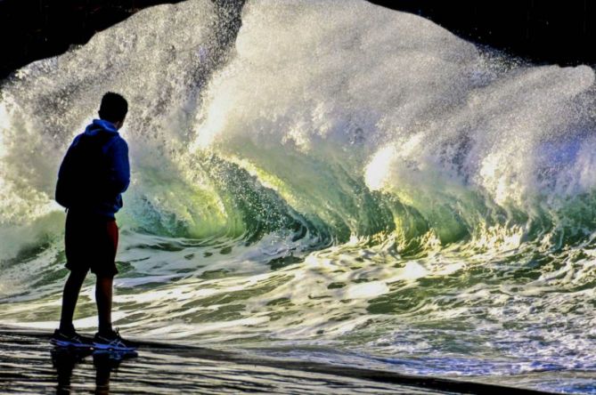 Contemplando espectáculos de las olas : foto en Zarautz