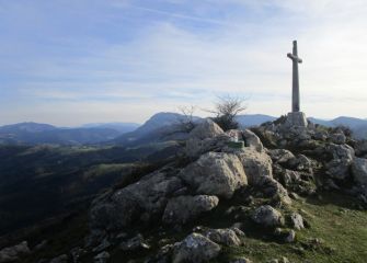 Cruz del monte Andutz.