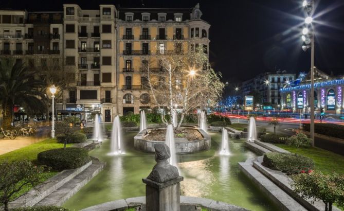 Dirigiendo la noche.: foto en Donostia-San Sebastián