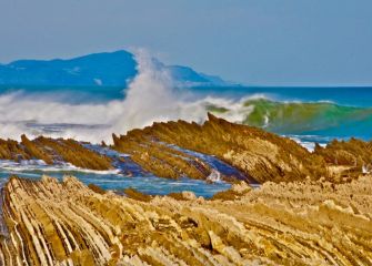 flash de Zumaia con bonita ola 