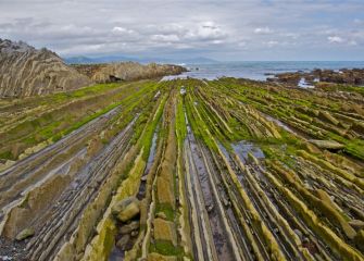 Flysch de Zumaia con marea baja 