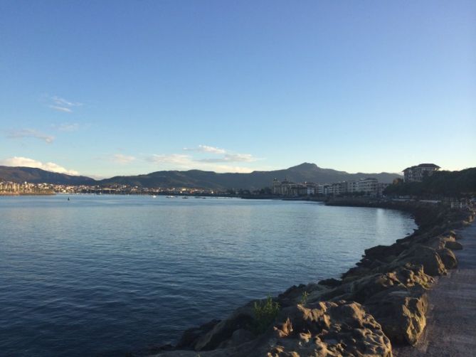 Frontera de agua Hondarribia y Francia: foto en Hondarribia