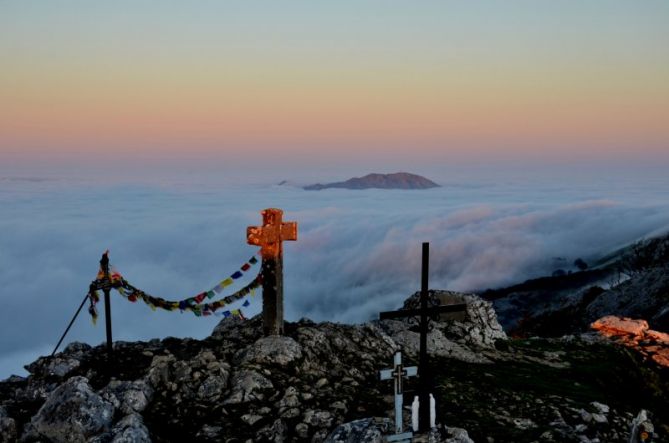 Hernioko gurutzeak.: foto en Errezil