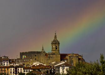Hondarribia arde en colores