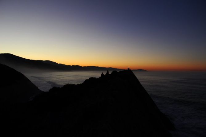 Ilunabar ilun hura: foto en Zumaia