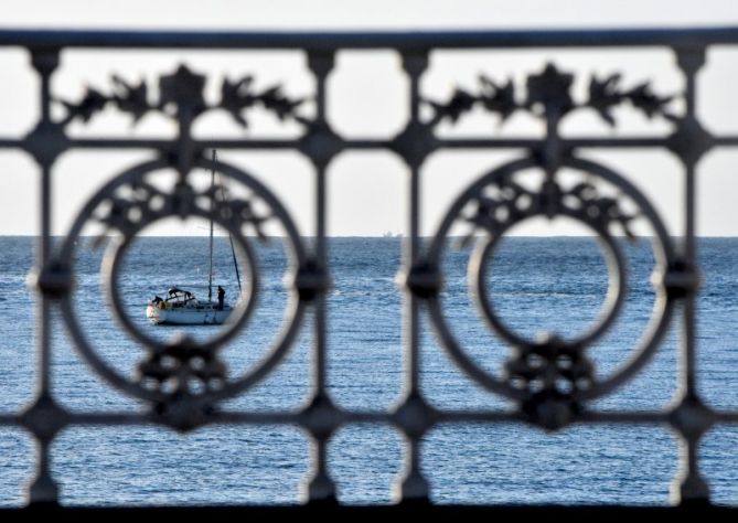 Itsasontzi Kontxazko Barandan barrena: foto en Donostia-San Sebastián