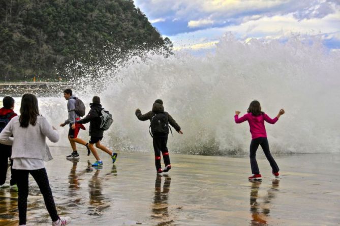 Jugando con las olas : foto en Zarautz