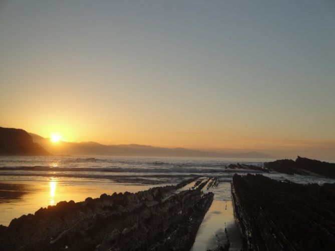 Lasaitasuna ilunabarrean: foto en Zumaia