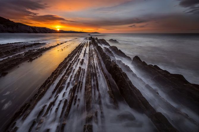 Lineas en Zumaia: foto en Zumaia